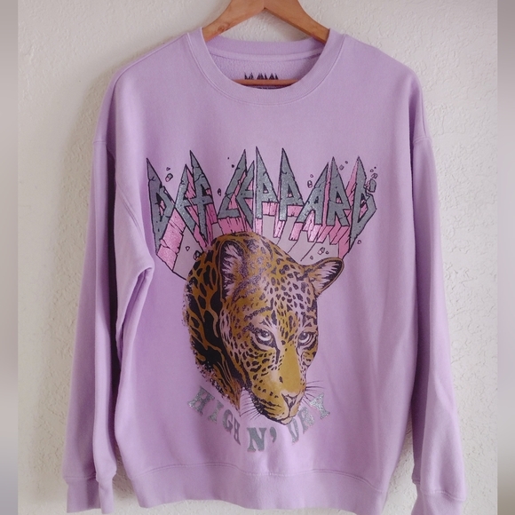 Def Leppard Tops - Def Leppard Graphic Glitter Sweatshirt
